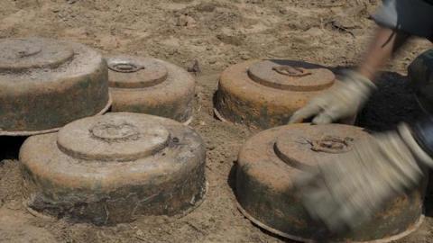 Anti-tank landmine for explosive disposal. Feb 2019. Thailand. (U.S. Marine Corps/Cpl. Jamin M. Powell)