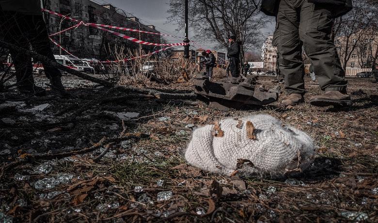 France confirms death of two french aid workers in ukraine